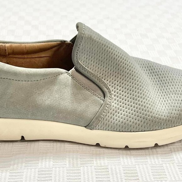 Size  9.5 Woman s SOUL Naturalizer Gray Casual Walking Shoe - Picture 6 of 10